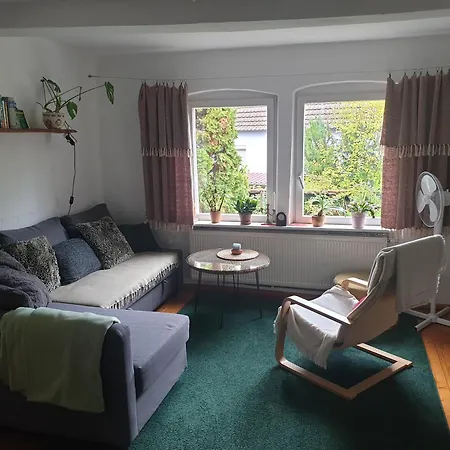 Unser Obervolkacher Ferienhaus - Omas Hideaway - Gartenoase mit Wohlfühlflair&Herz für Hunde Volkach